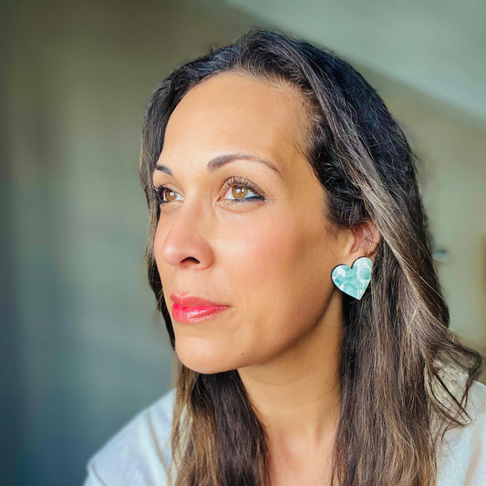 Brincos Coleção Amore | Coração em 4 Cores Disponíveis