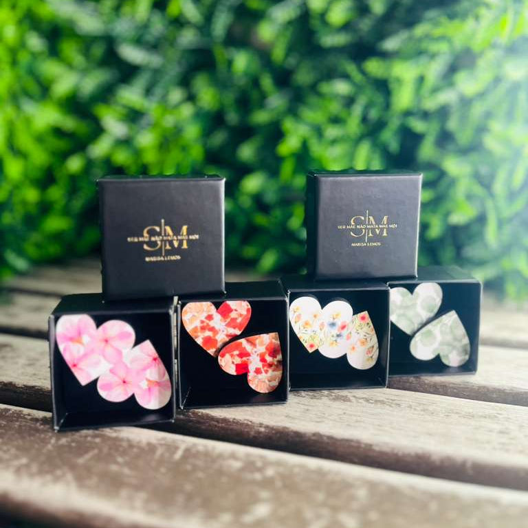 Coleção de brincos em forma de coração, com quatro padrões lindos