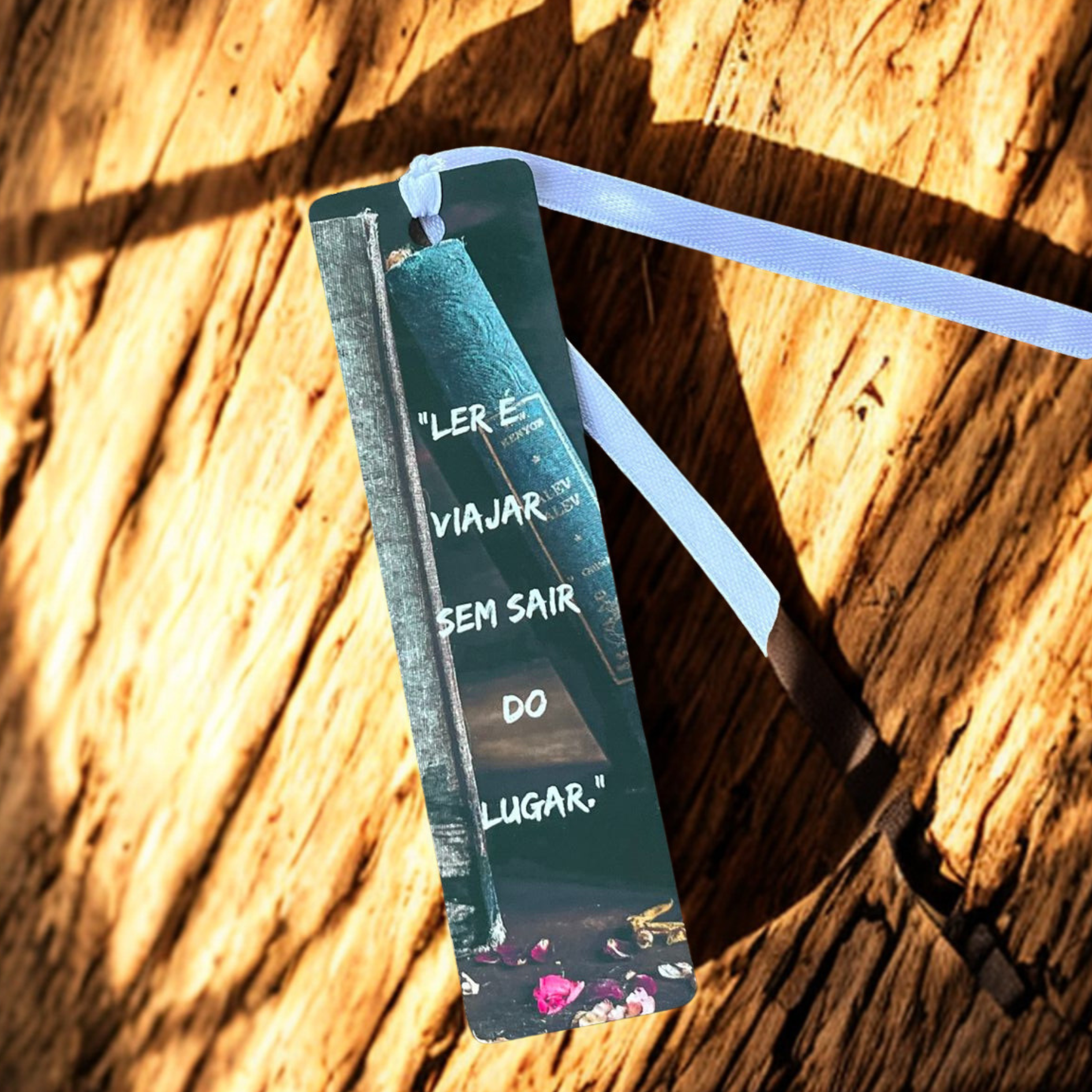 Marcador de livro ler é viajar sem sair do lugar