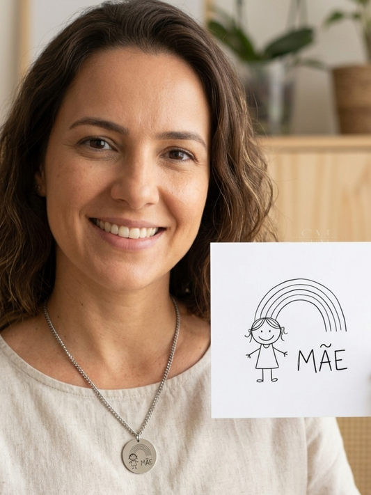Fio com Medalha Personalizada - O Desenho do seu Filho em Joia