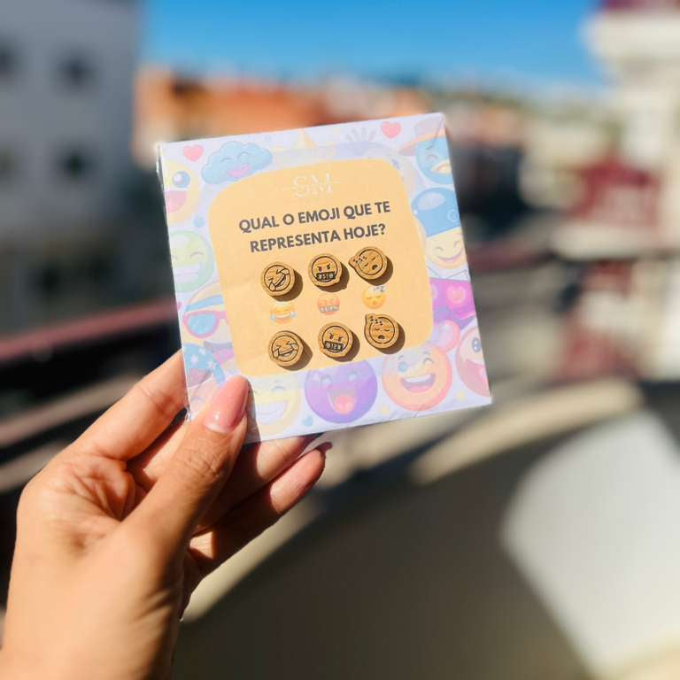 brincos com emojis para definires o teu dia